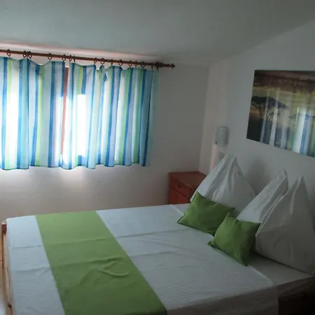 Guest house Daniel Omis